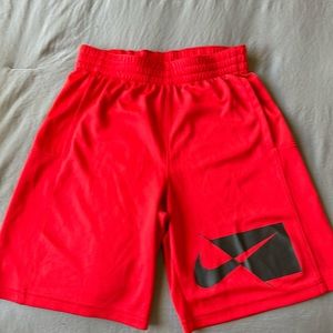 Nike short size M